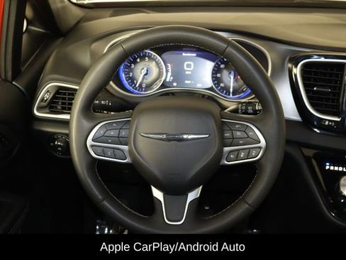 Used 2025 Chrysler Pacifica Select FWD image 7