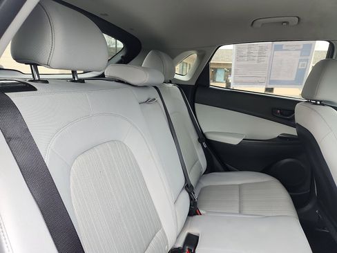 Certified 2023 Hyundai Kona SEL AWD/4WD image 29