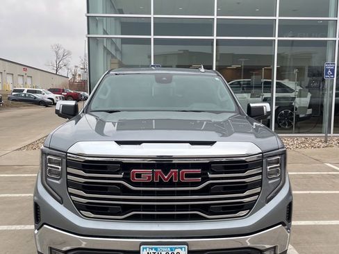 Used 2023 GMC Sierra 1500 SLT w/ SLT Convenience Package image 4