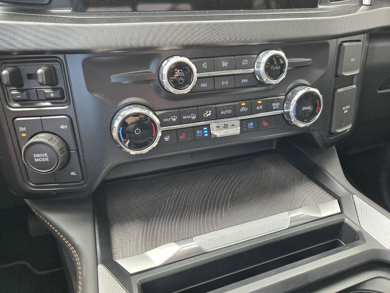Used 2024 Ford F450 Platinum AWD/4WD image 29