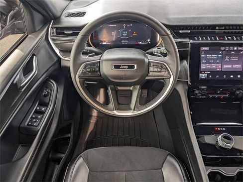 Certified 2023 Jeep Grand Cherokee L Laredo image 12