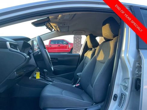 Used 2022 Toyota Corolla LE image 9