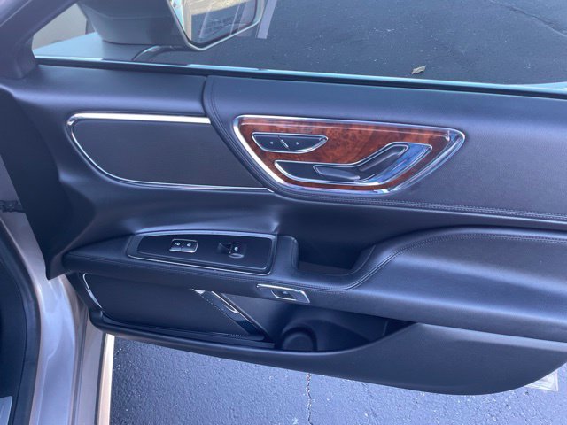 Used 2019 Lincoln Continental Premiere FWD image 43