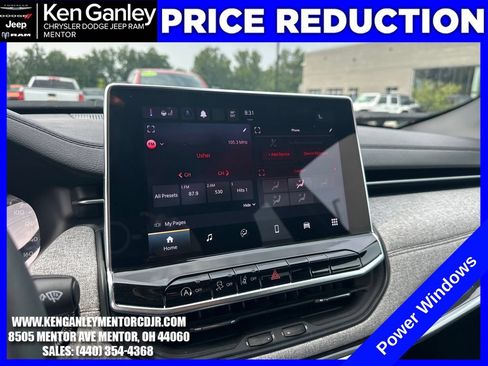 Used 2023 Jeep Compass Latitude AWD/4WD image 17