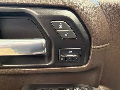 Used 2022 GMC Sierra 3500 Denali AWD/4WD image 12