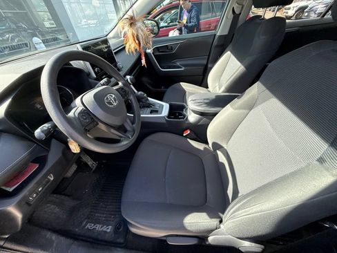 Used 2023 Toyota RAV4 LE AWD/4WD image 9