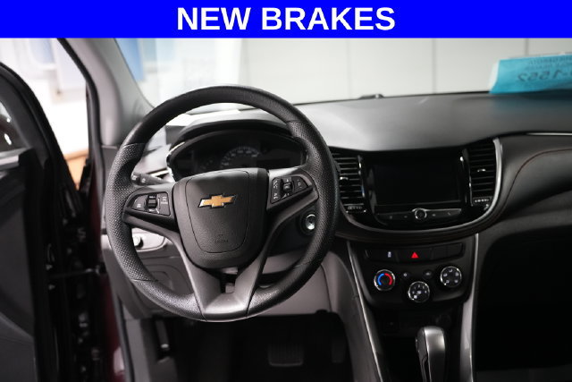 Used 2021 Chevrolet Trax LT AWD/4WD image 2