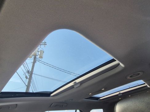 Used 2019 GMC Acadia SLT w/ Black Edition image 12