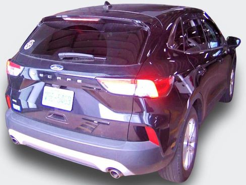 Used 2022 Ford Escape SE w/ Convenience Package FWD image 3