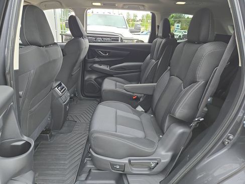 Used 2025 Subaru Ascent Premium w/ Premium Package AWD/4WD image 15