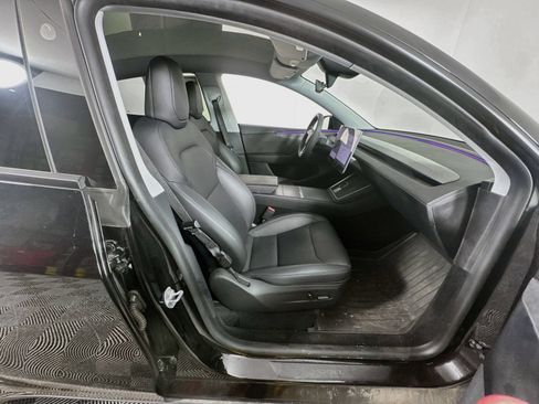 Used 2026 Tesla Model Y Long Range AWD/4WD image 26