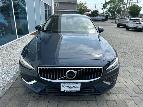 Used 2023 Volvo S60 B5 Ultimate w/ Climate Package FWD image 3