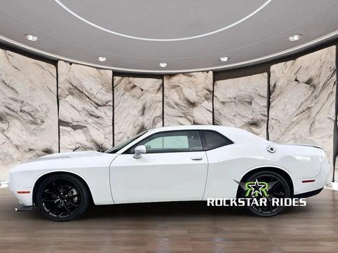 Used 2022 Dodge Challenger GT RWD image 16
