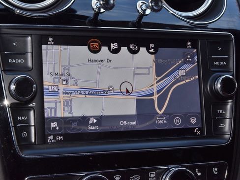 Used 2020 Bentley Bentayga image 27