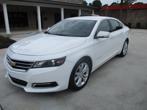 Used 2019 Chevrolet Impala LT FWD image 1