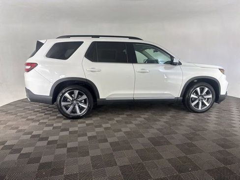 Certified 2025 Honda Pilot Elite image 9