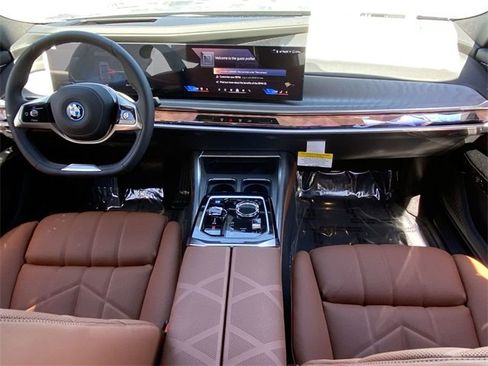 New 2025 BMW i7 xDrive60 image 15