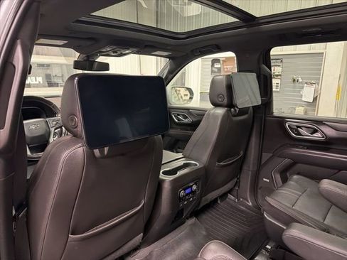 Used 2022 Chevrolet Suburban RST w/ Luxury Package image 33