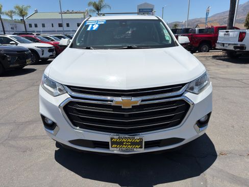 Used 2019 Chevrolet Traverse Premier w/ Driver Confidence II Package FWD image 3