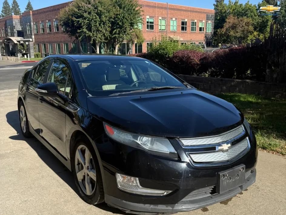Used 2012 Chevrolet Volt Premium w/ Premium Trim Package FWD image 3