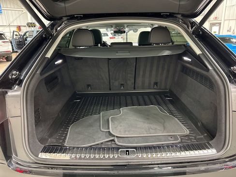 Used 2023 Audi Q8 Premium Plus AWD/4WD image 31