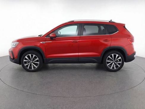 Used 2023 Volkswagen Taos SE w/ Panoramic Sunroof Package AWD/4WD image 6