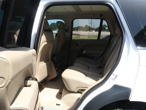 Used 2015 Land Rover Range Rover Supercharged AWD/4WD image 19