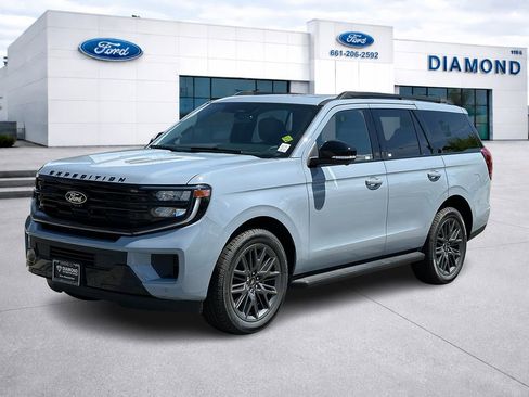 New 2026 Ford Expedition Platinum w/ Stealth Appearance Package AWD/4WD image 1