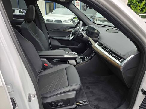 Used 2025 BMW X1 xDrive28i AWD/4WD image 12