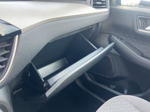 Certified 2020 Ford Escape SE image 17