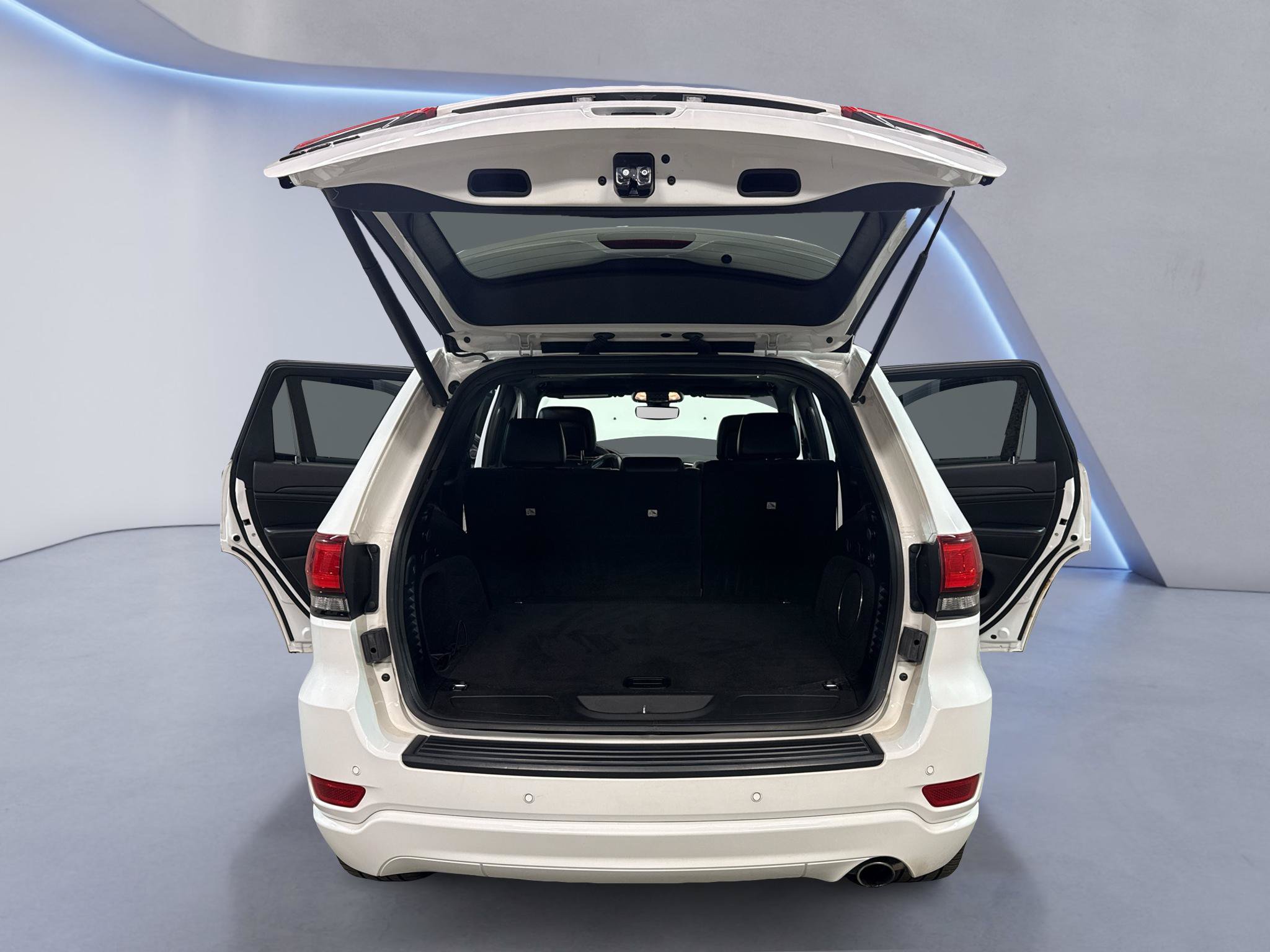 Used 2019 Jeep Grand Cherokee Altitude AWD/4WD image 13