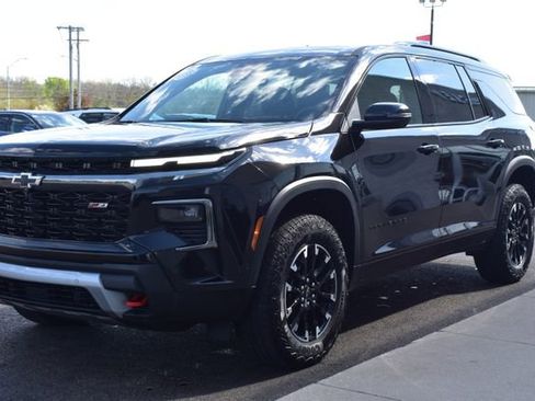 Used 2024 Chevrolet Traverse Z71 w/ Enhanced Driving Package image 13