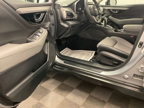 Used 2025 Subaru Outback Limited AWD/4WD image 8