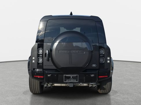 Used 2023 Land Rover Defender 110 V8 image 6