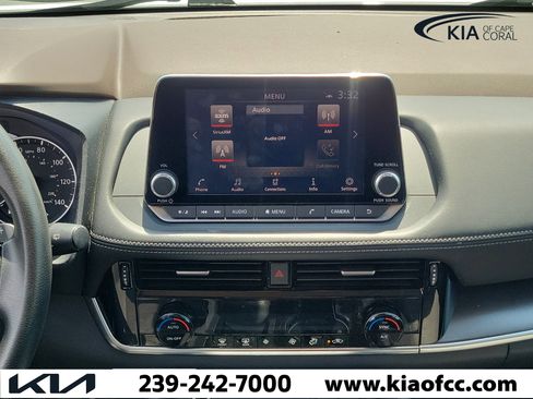 Used 2022 Nissan Rogue SV image 18