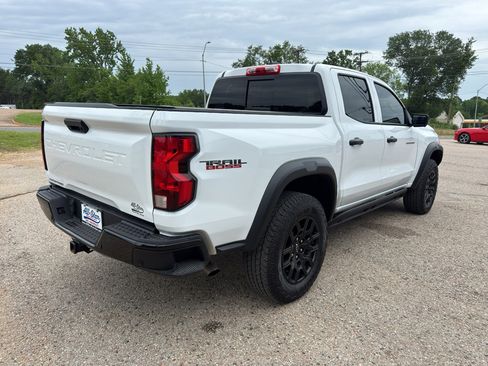 Used 2024 Chevrolet Colorado Trail Boss w/ Technology Package AWD/4WD image 33