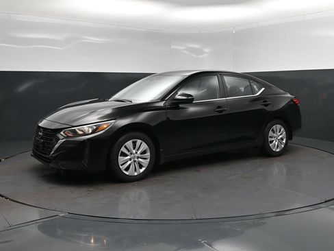Used 2025 Nissan Sentra S FWD image 3