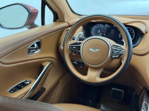 Used 2021 Aston Martin DBX image 25
