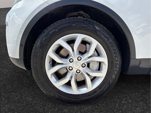 Used 2019 Land Rover Discovery SE AWD/4WD image 12