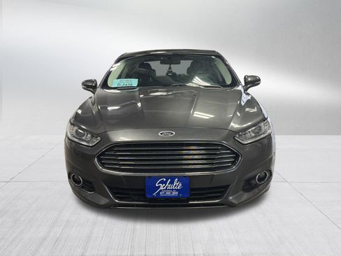 Used 2016 Ford Fusion SE w/ Equipment Group 201A image 2
