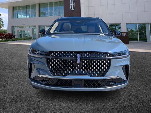 New 2025 Lincoln Nautilus Reserve image 2