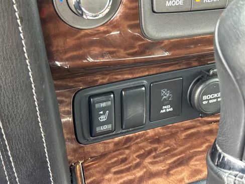 Used 2018 Nissan Armada SL w/ Moonroof Package RWD image 25