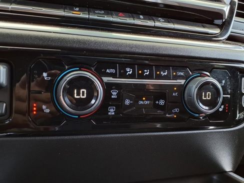 Used 2024 Chevrolet Silverado 2500 LT image 19