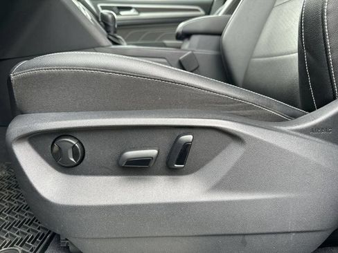 Used 2023 Volkswagen Atlas SE FWD image 13