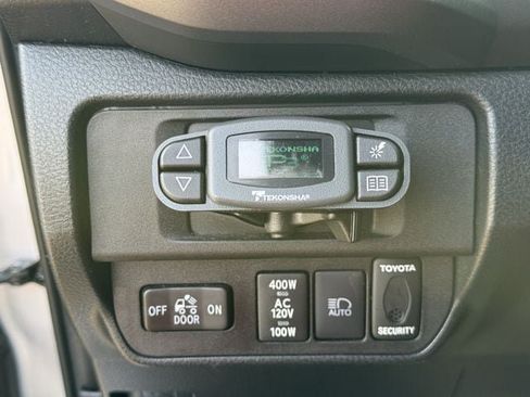 Used 2019 Toyota Tacoma TRD Off-Road AWD/4WD image 23