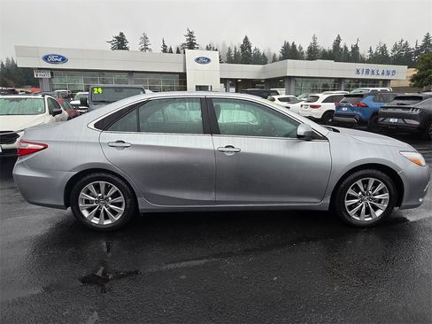 Used 2016 Toyota Camry XLE image 8