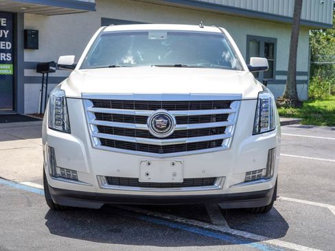 Used 2015 Cadillac Escalade Premium AWD/4WD image 2