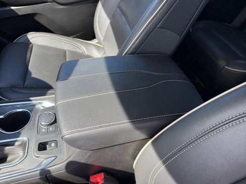 Used 2023 Chevrolet Traverse Premier AWD/4WD image 14