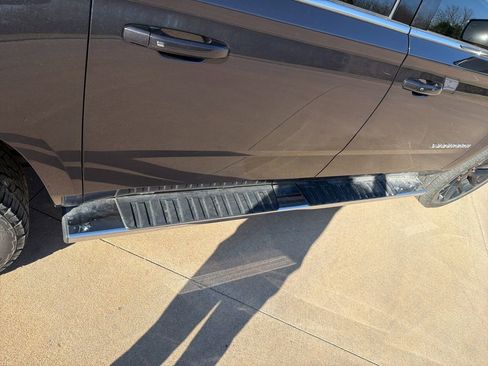 Used 2016 Chevrolet Suburban LT image 13