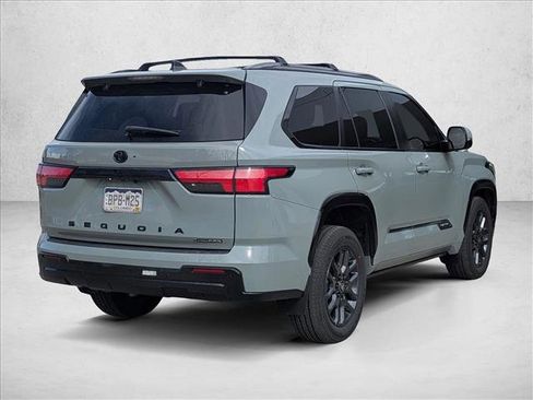 Used 2025 Toyota Sequoia Platinum image 5